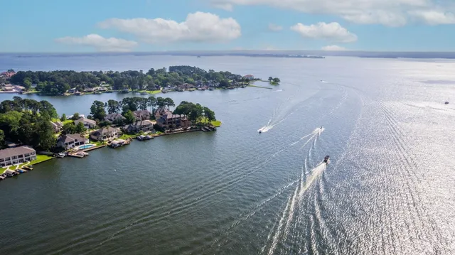 $2,050 | 518 Clinton Street, Unit B, Conroe, TX 77301