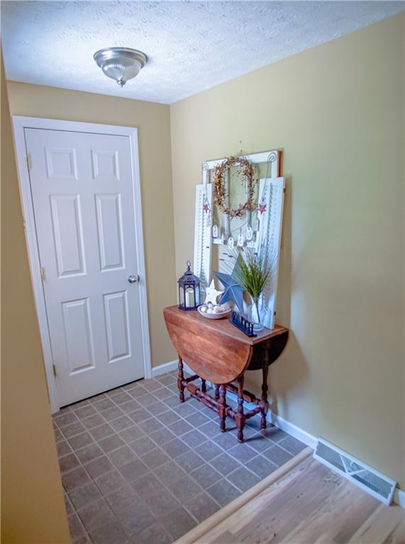 1502 New Ford Road Seymour, IN 47274 - Photo 6 of 28 Gallery Image 6