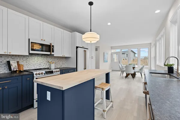 $1,400,000 | 133 Lake View Drive, Annapolis, MD 21403