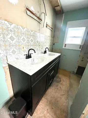 $68,440 | 854 Millers Corners Road, Florida, NY 12053