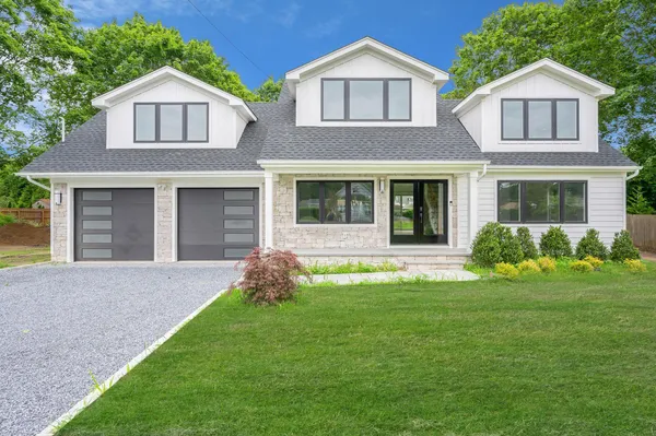 $1,150,000 | 11 Bay View Avenue, Eastport, NY 11941