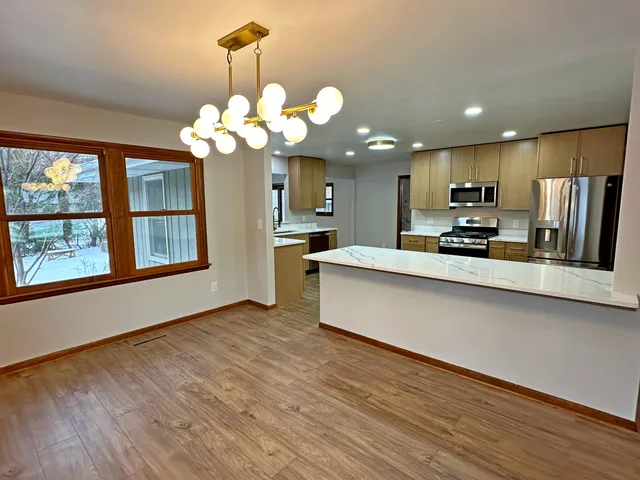 $489,900 | 8440 Van Buren Court, Munster, IN 46321