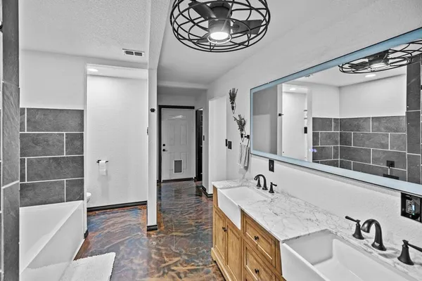 $449,999 | 207 North Sand Street, Comanche, TX 76442