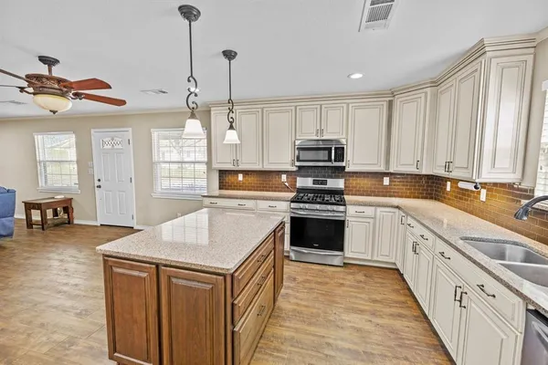 $449,999 | 207 North Sand Street, Comanche, TX 76442