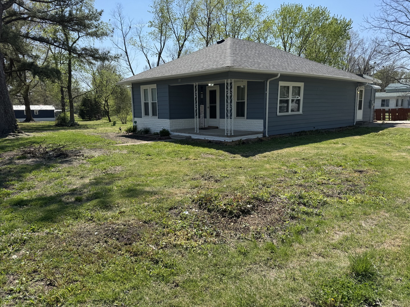 311 North Goldheimer Street Benton, IL 62812 - Photo 5 of 24
