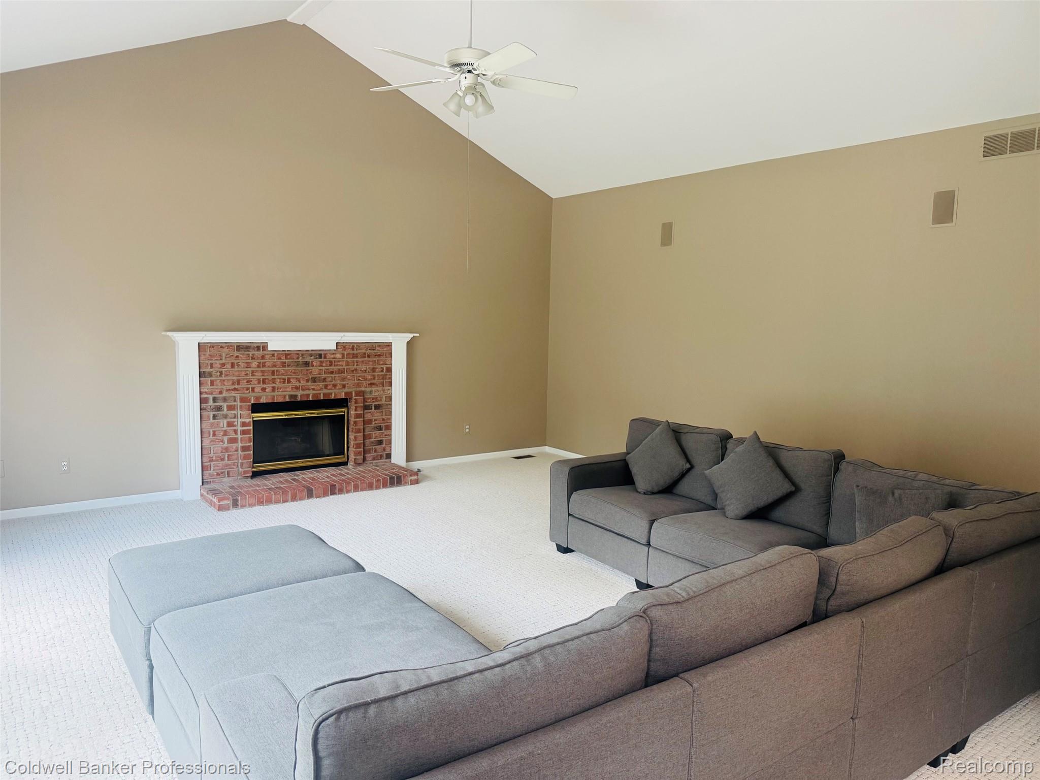 171 Millstone Road Troy, MI 48084 - Photo 8 of 39 Large family room overlocking the private back yard