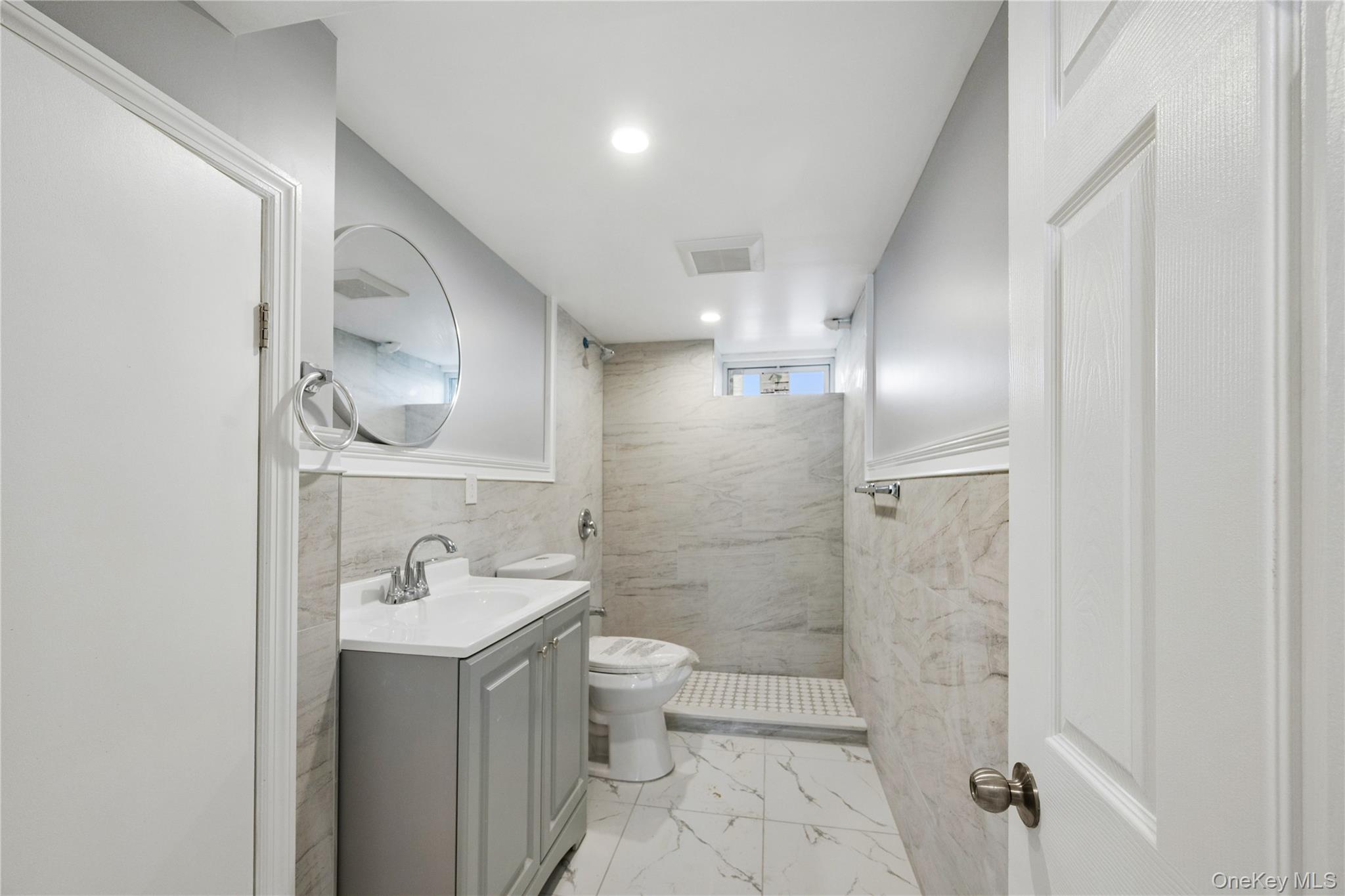 261 Marcellus Road Mineola, NY 11501 - Photo 11 of 29