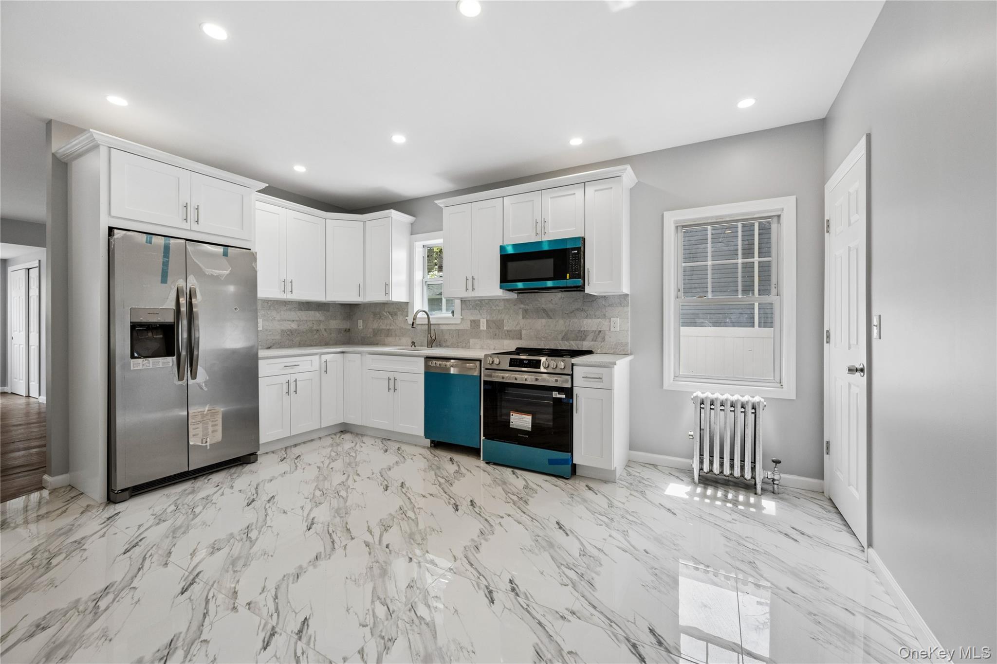 261 Marcellus Road Mineola, NY 11501 - Photo 9 of 29