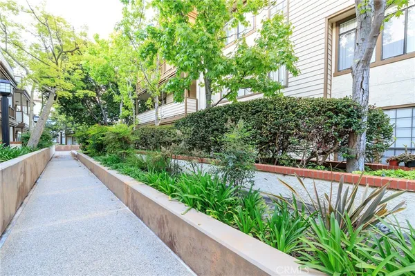 $775,000 | 2571 Plaza Del Amo, Unit 109, Torrance, CA 90503