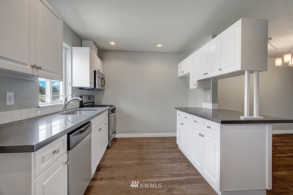 425 Rowland Road, Unit B Sedro-Woolley, WA 98284 - Photo 2 of 17 Gallery Image 2