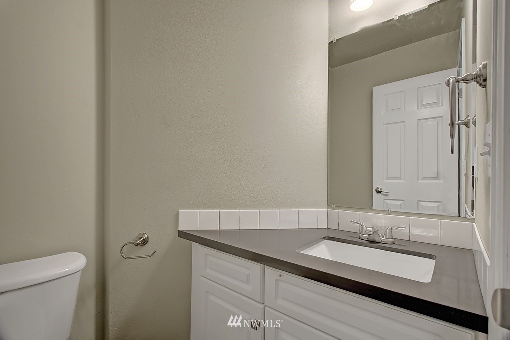 425 Rowland Road, Unit B Sedro-Woolley, WA 98284 - Photo 11 of 17 Gallery Image 11