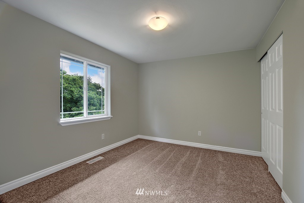 425 Rowland Road, Unit B Sedro-Woolley, WA 98284 - Photo 12 of 17 Gallery Image 12