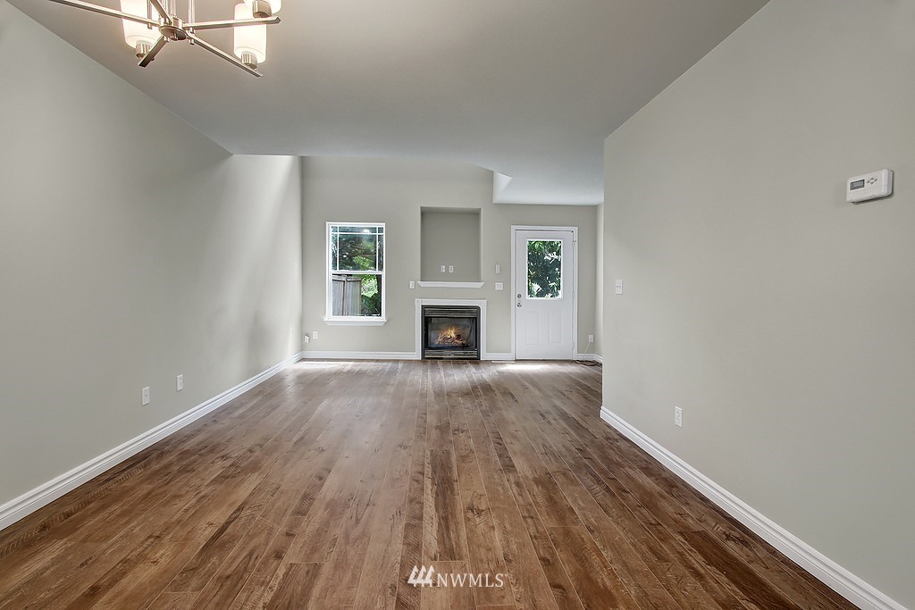 425 Rowland Road, Unit B Sedro-Woolley, WA 98284 - Photo 4 of 17 Gallery Image 4