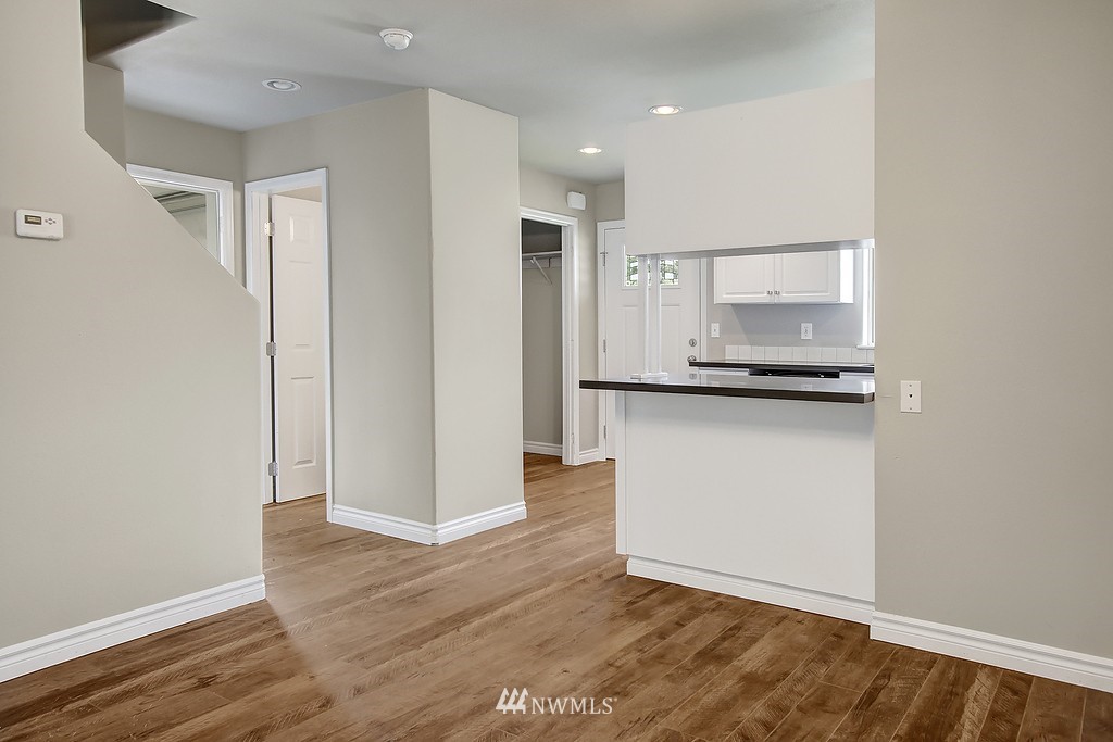 425 Rowland Road, Unit B Sedro-Woolley, WA 98284 - Photo 6 of 17 Gallery Image 6