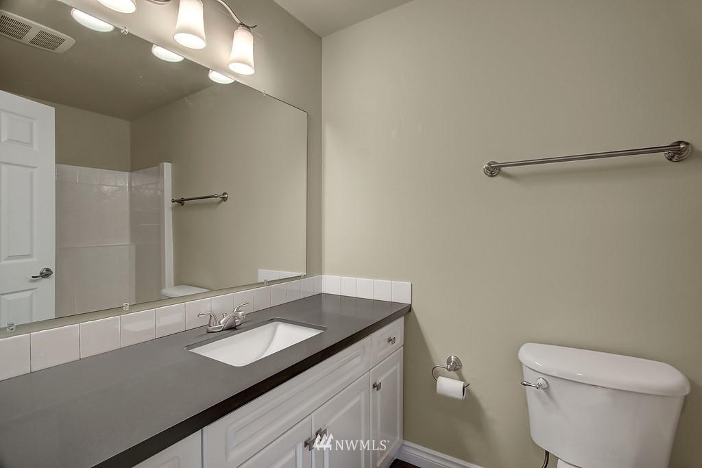 425 Rowland Road, Unit B Sedro-Woolley, WA 98284 - Photo 9 of 17 Gallery Image 9
