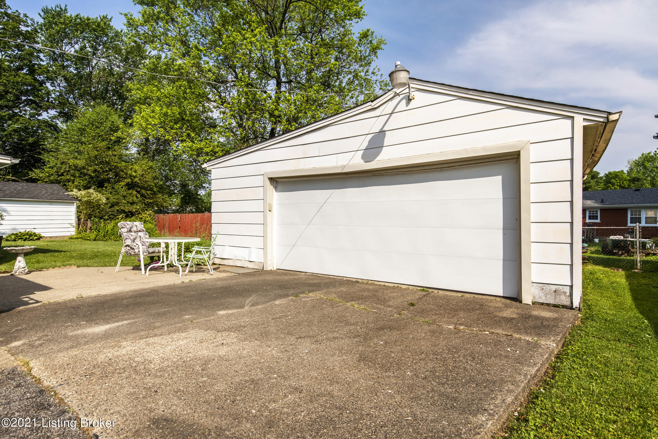 1905 Heaton Road Louisville, KY 40216 - Photo 23 of 28 25-detached garage