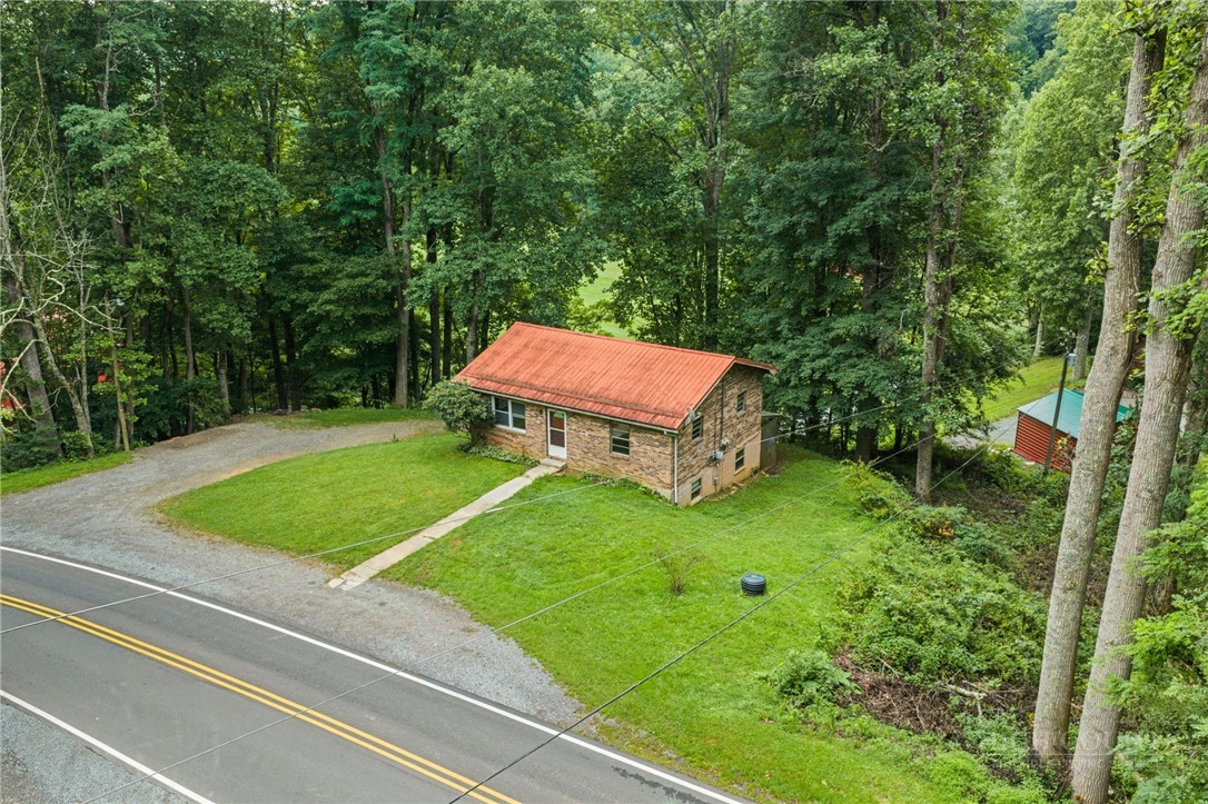 1895 Howard's Creek Road Boone, NC 28607 - Photo 31 of 35 Gallery Image 31
