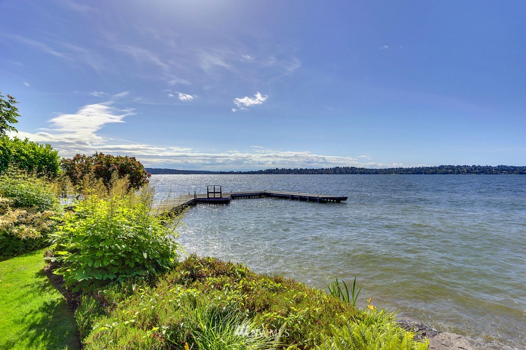 4347 Hunts Point Road Hunts Point, WA 98004 - Photo 21 of 23