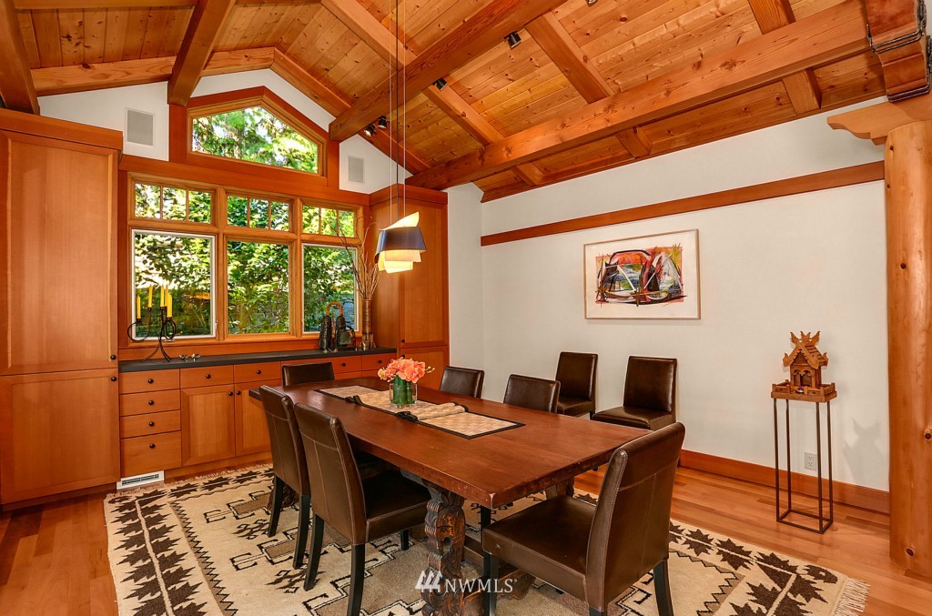4347 Hunts Point Road Hunts Point, WA 98004 - Photo 7 of 23