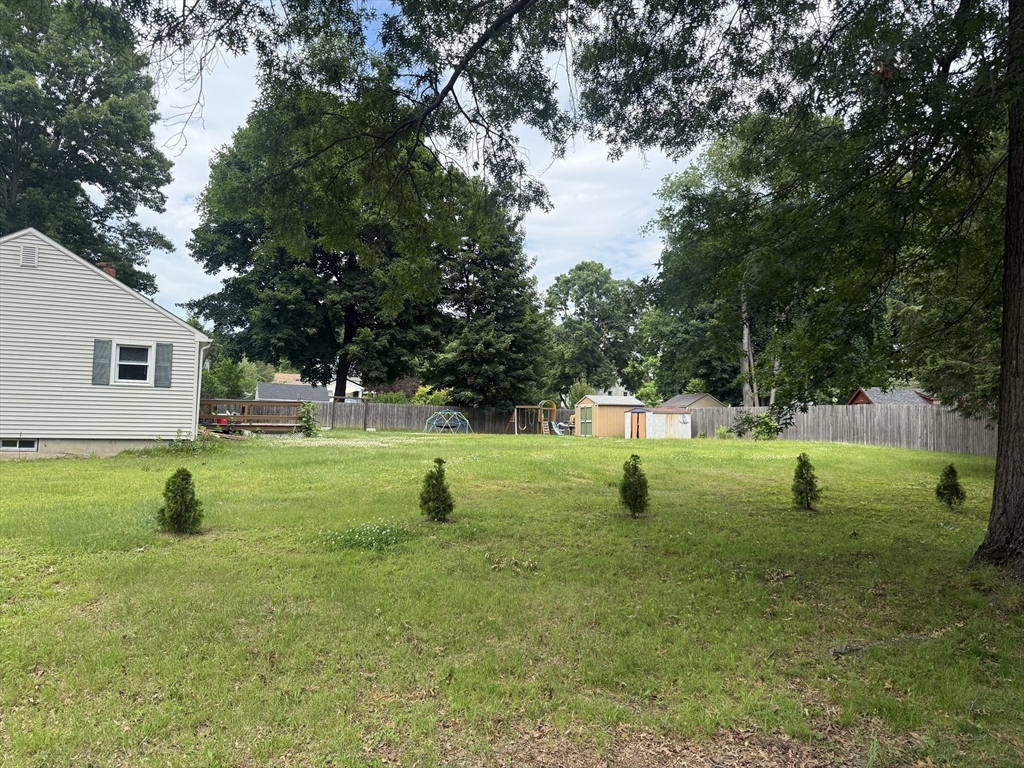 76 Nelson Circle West Springfield, MA 01089 - Photo 18 of 19
