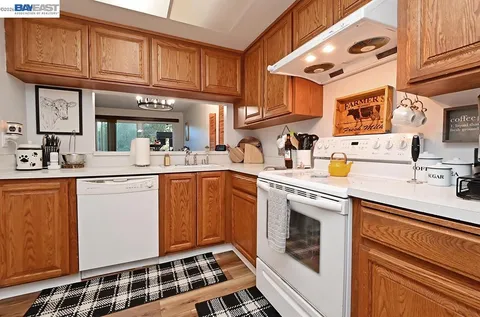 $690,000 | 25105 Vista Greens Court, Hayward, CA 94541