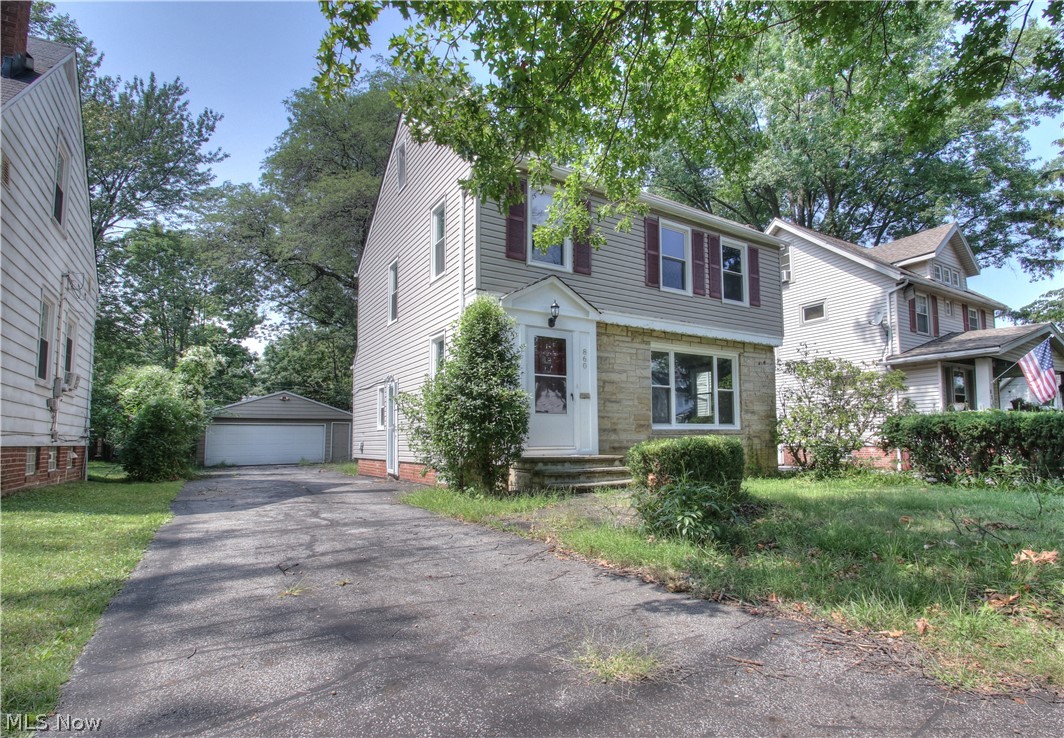 860 Montford Road Cleveland Heights, OH 44121 - Photo 2 of 29