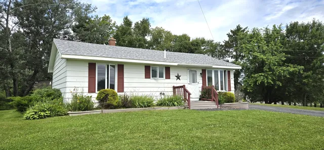 $204,900 | 4 Flat Mountain Road, St. Agatha, ME 04772