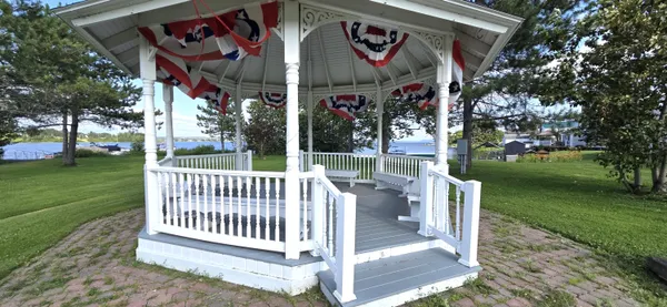$189,999 | 4 Flat Mountain Road, St. Agatha, ME 04772
