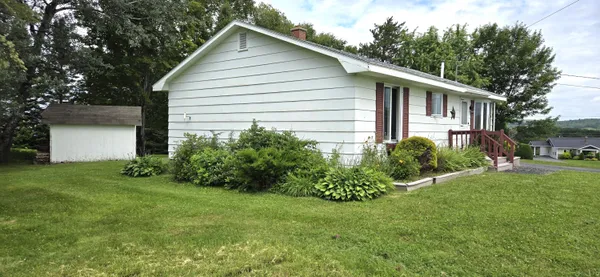 $189,999 | 4 Flat Mountain Road, St. Agatha, ME 04772