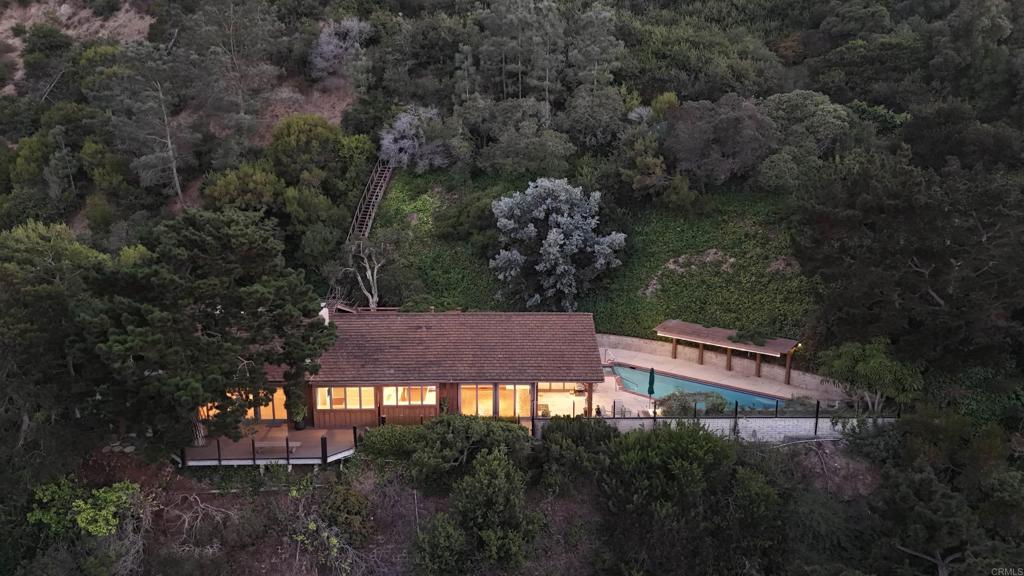 7675 Via Capri La Jolla, CA 92037 - Photo 5 of 75 an aerial view of a house with a yard