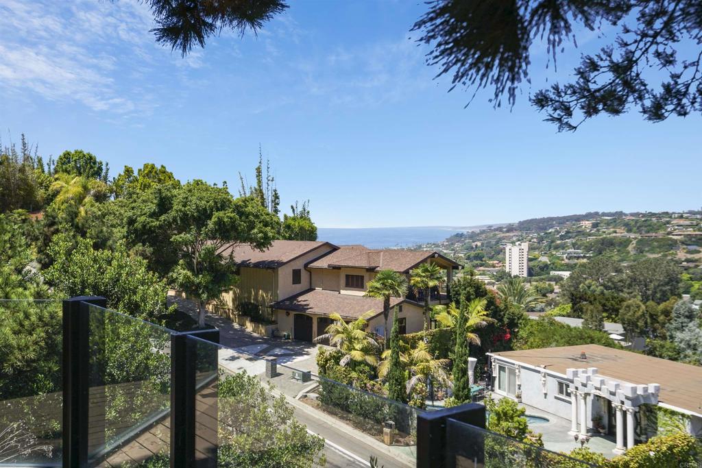 7675 Via Capri La Jolla, CA 92037 - Photo 59 of 75