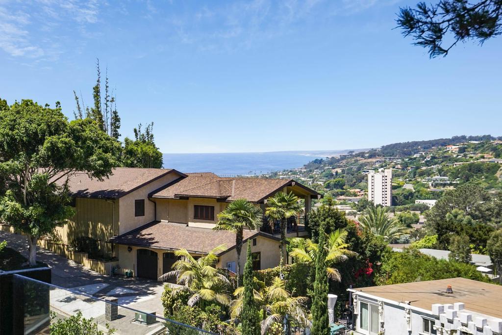7675 Via Capri La Jolla, CA 92037 - Photo 60 of 75 a view of a city with tall buildings
