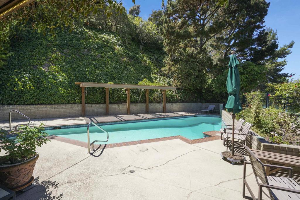 7675 Via Capri La Jolla, CA 92037 - Photo 62 of 75