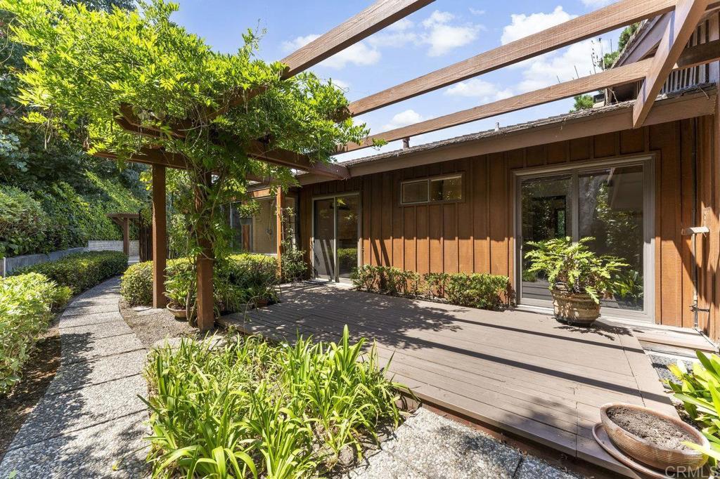 7675 Via Capri La Jolla, CA 92037 - Photo 65 of 75