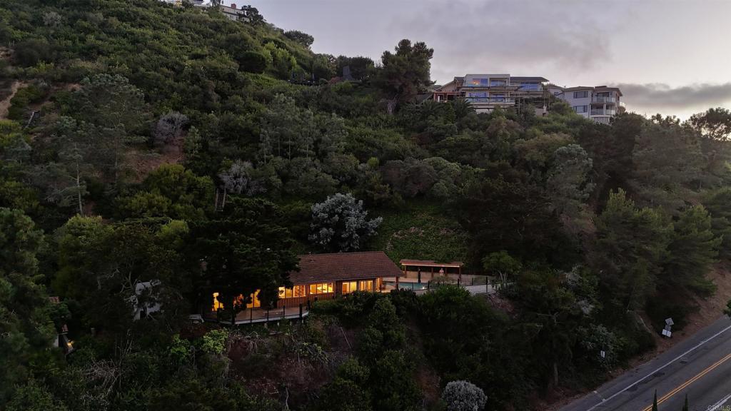 7675 Via Capri La Jolla, CA 92037 - Photo 68 of 75 a view of outdoor space and city view