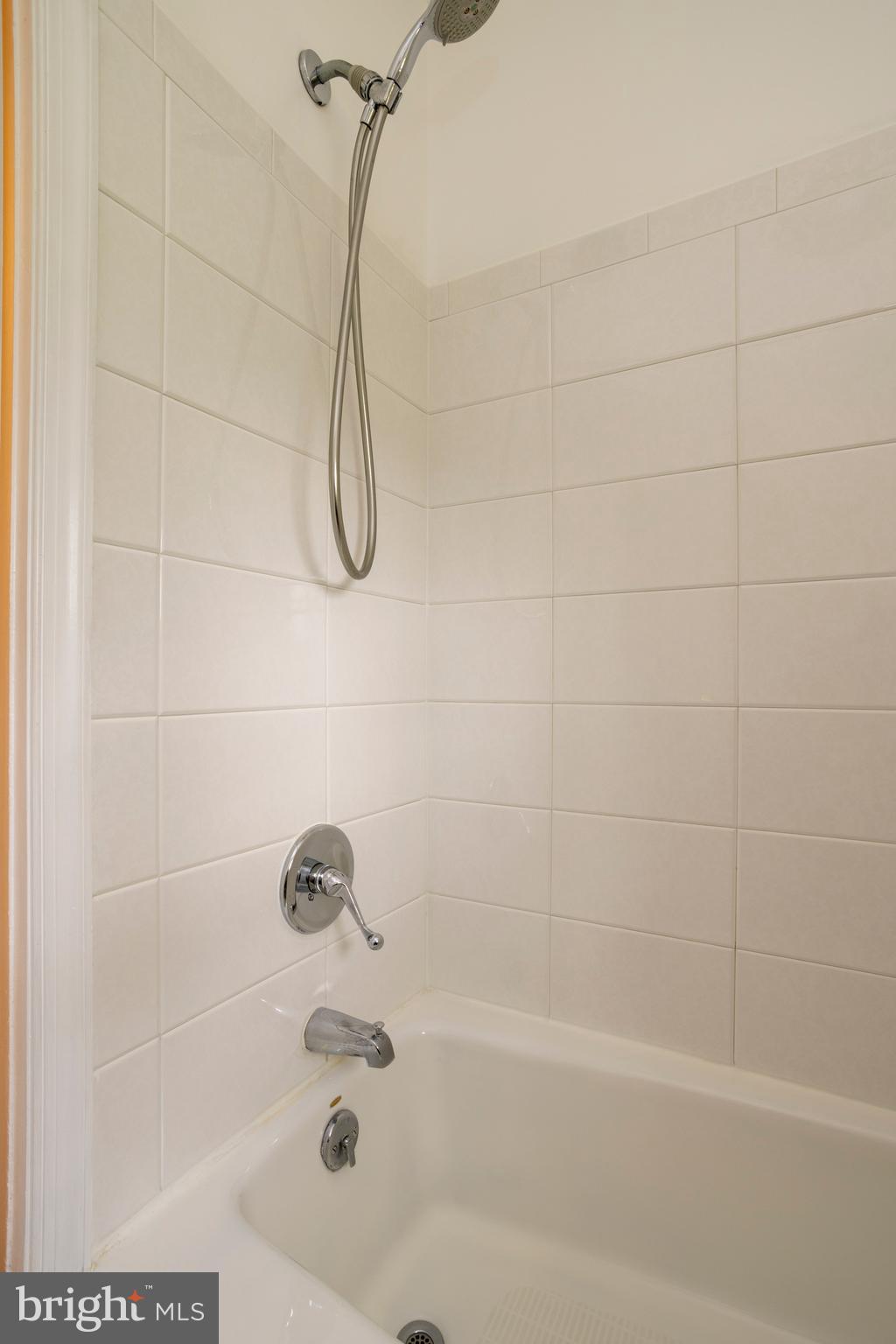 602 Exton Road Hatboro, PA 19040 - Photo 18 of 21 Tub with shower