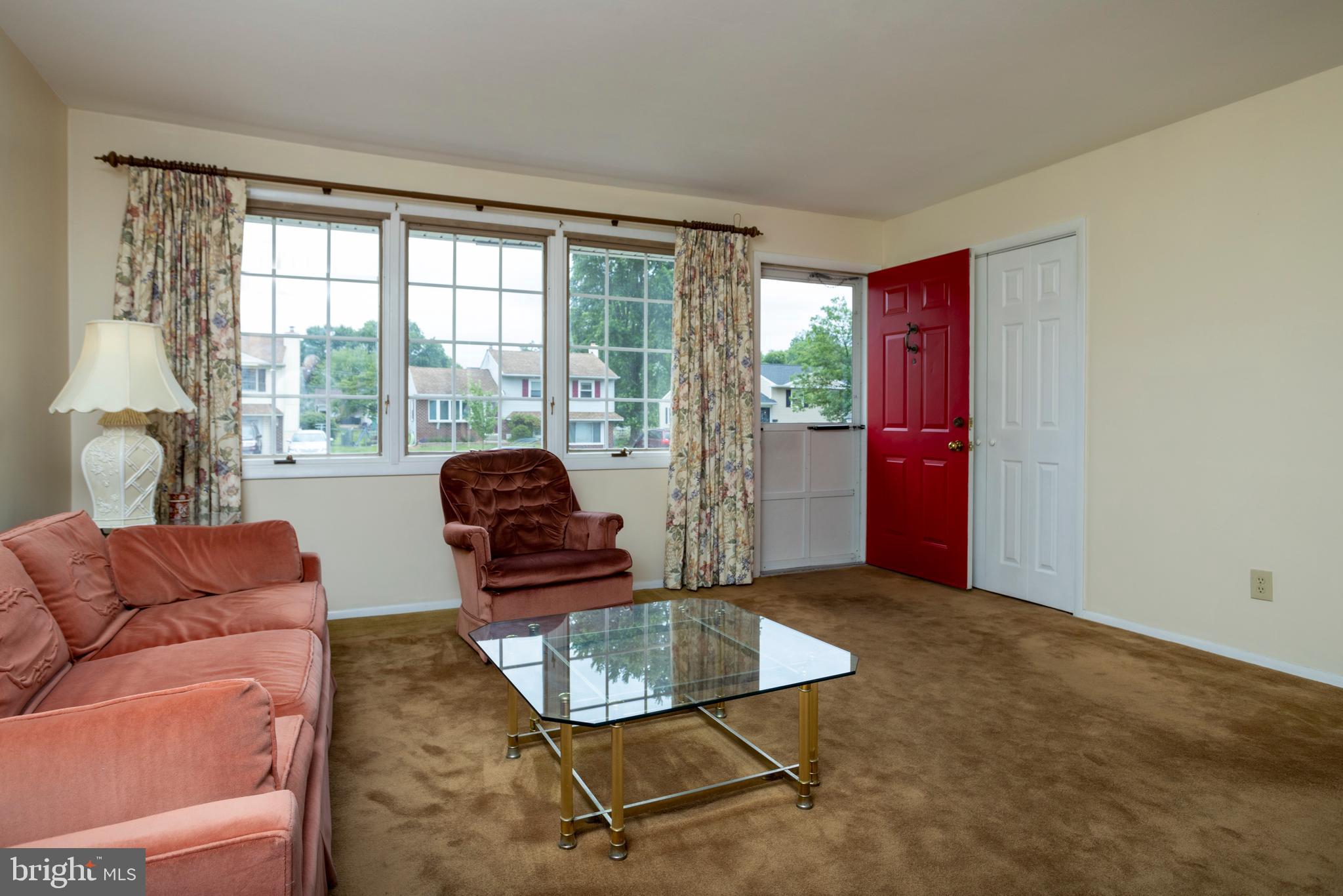 602 Exton Road Hatboro, PA 19040 - Photo 3 of 21 Living Room