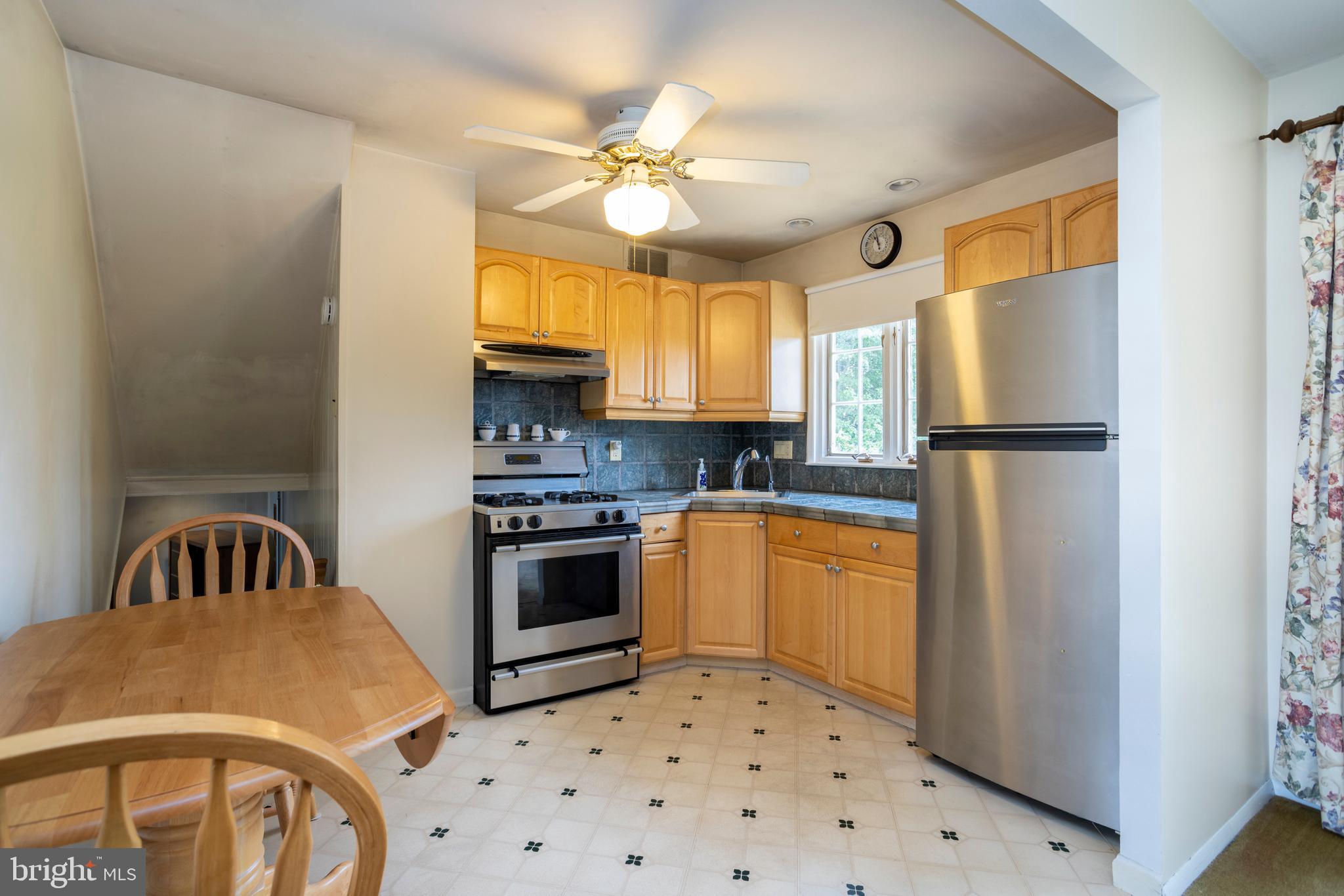 602 Exton Road Hatboro, PA 19040 - Photo 6 of 21 Kitchen