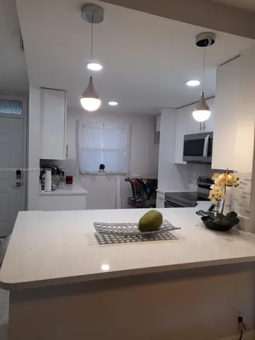 $3,600 | 1541 South Ocean Boulevard, Unit 318, Lauderdale-by-the-Sea, FL 33062