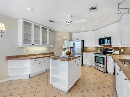 $625,000 | 5420 Eagles Point Circle, Unit 106, Sarasota, FL 34231
