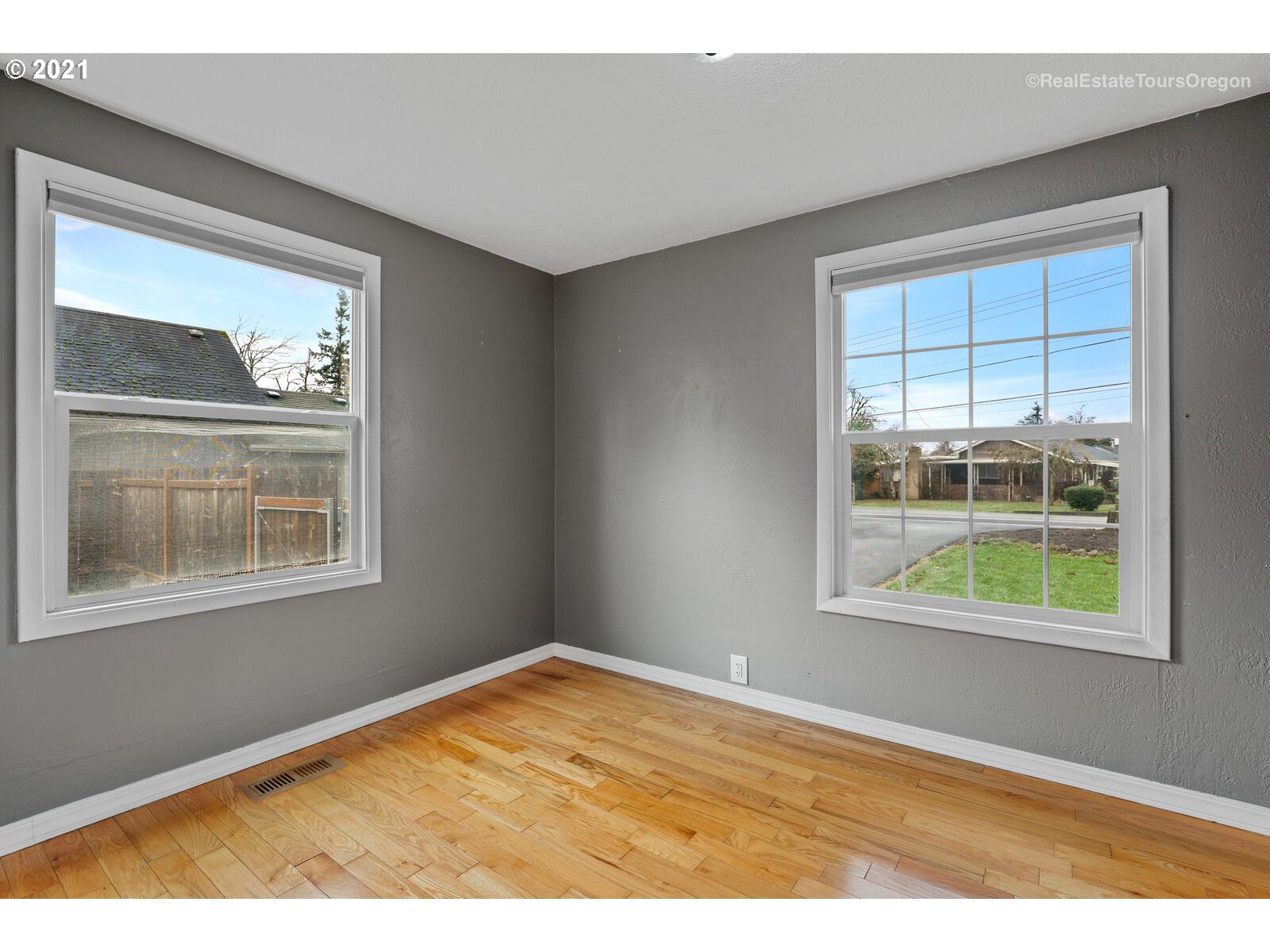 158 Canemah Road Oregon City, OR 97045 - Photo 16 of 31 Gallery Image 16