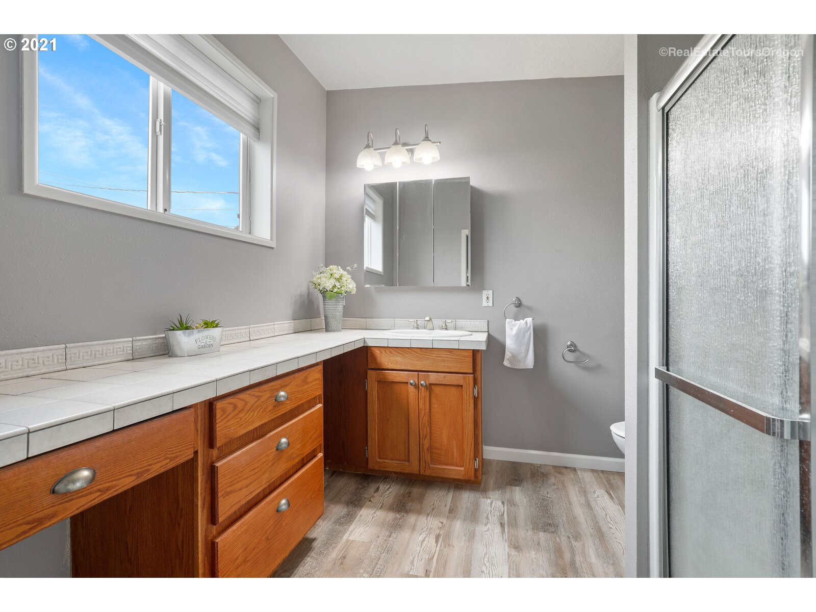 158 Canemah Road Oregon City, OR 97045 - Photo 24 of 31 Gallery Image 24