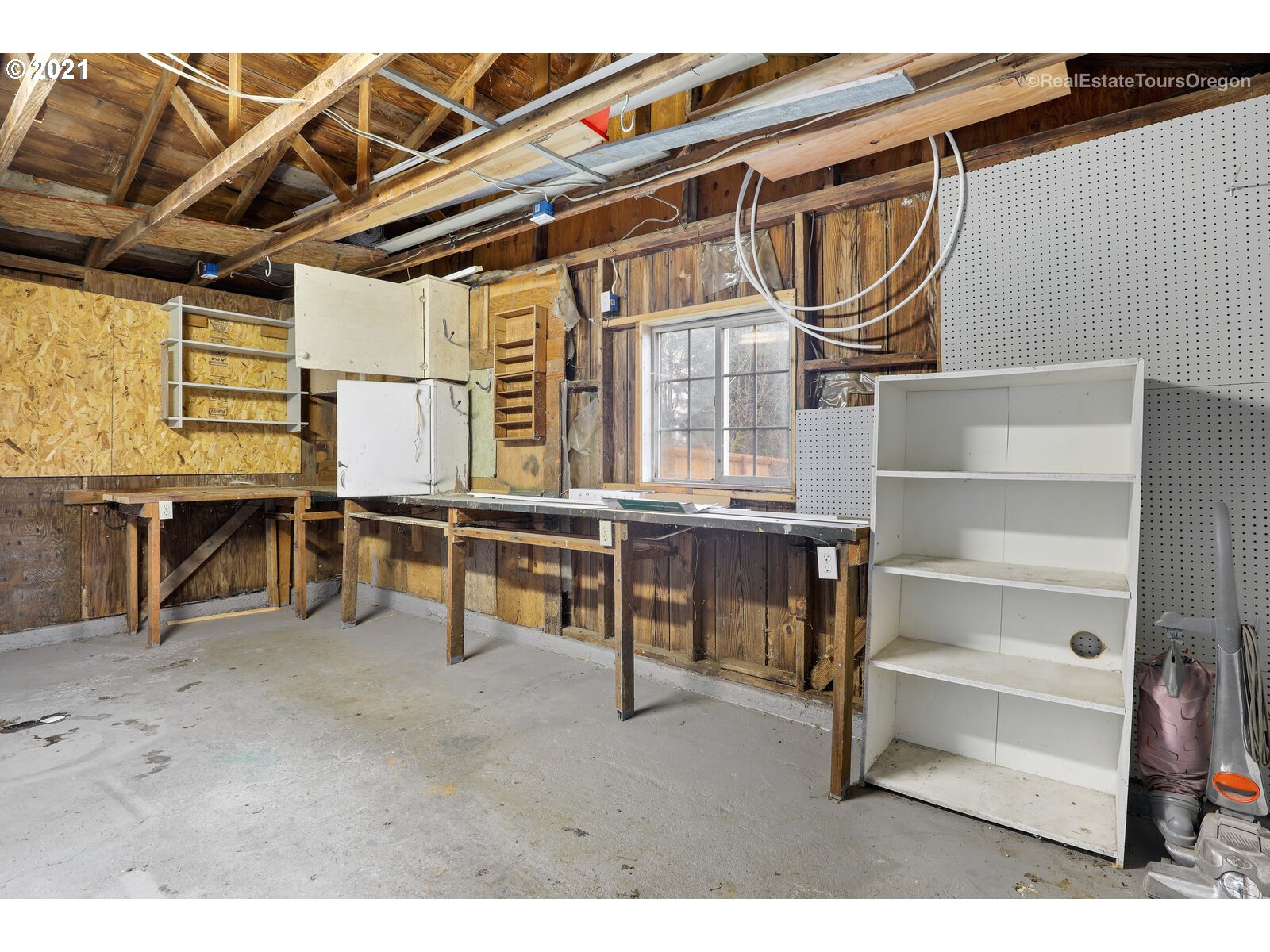 158 Canemah Road Oregon City, OR 97045 - Photo 30 of 31 Gallery Image 30