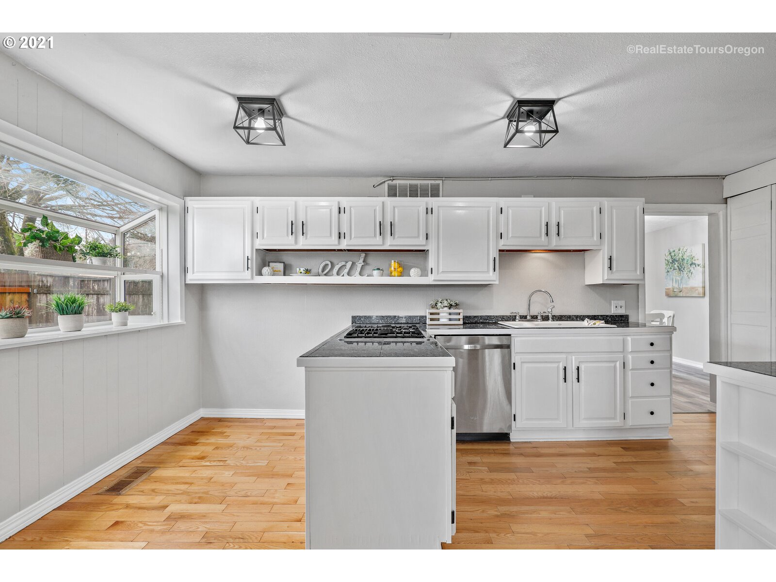 158 Canemah Road Oregon City, OR 97045 - Photo 7 of 31 Gallery Image 7