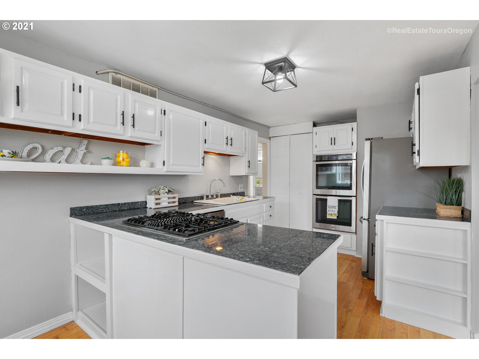 158 Canemah Road Oregon City, OR 97045 - Photo 8 of 31 Gallery Image 8