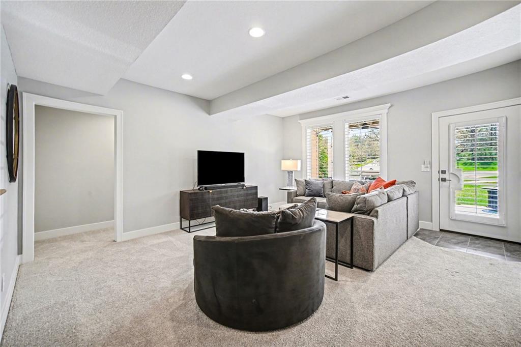 9201 Lime Stone Road Parkville, MO 64152 - Photo 22 of 39