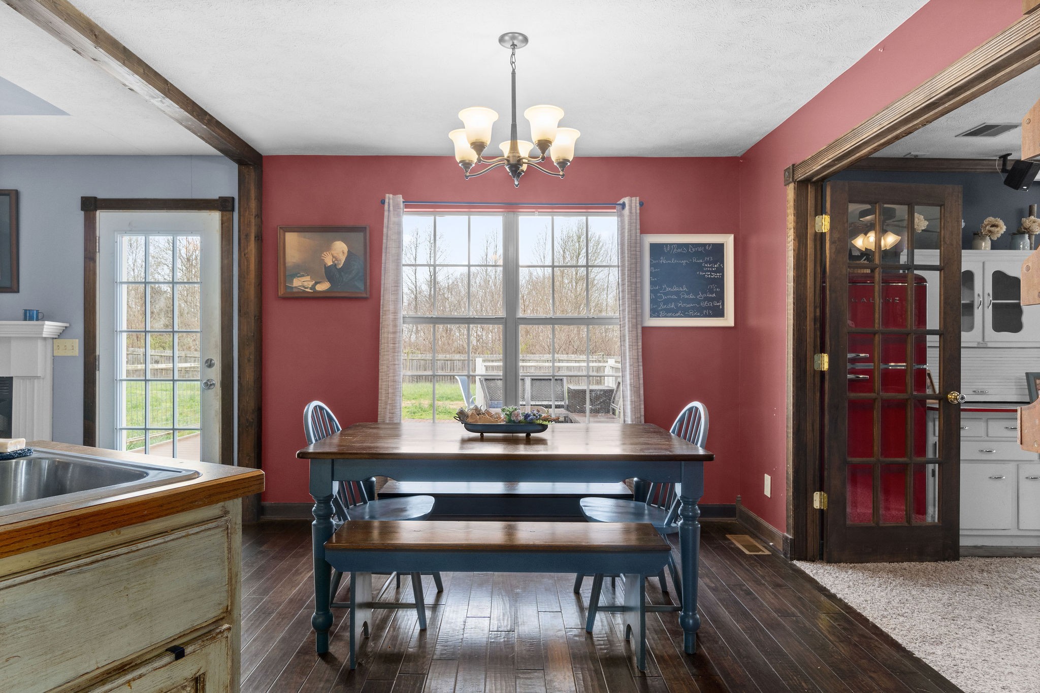 4450 Old Metal Road Palmyra, TN 37142 - Photo 8 of 38 a dining room with furniture and window
