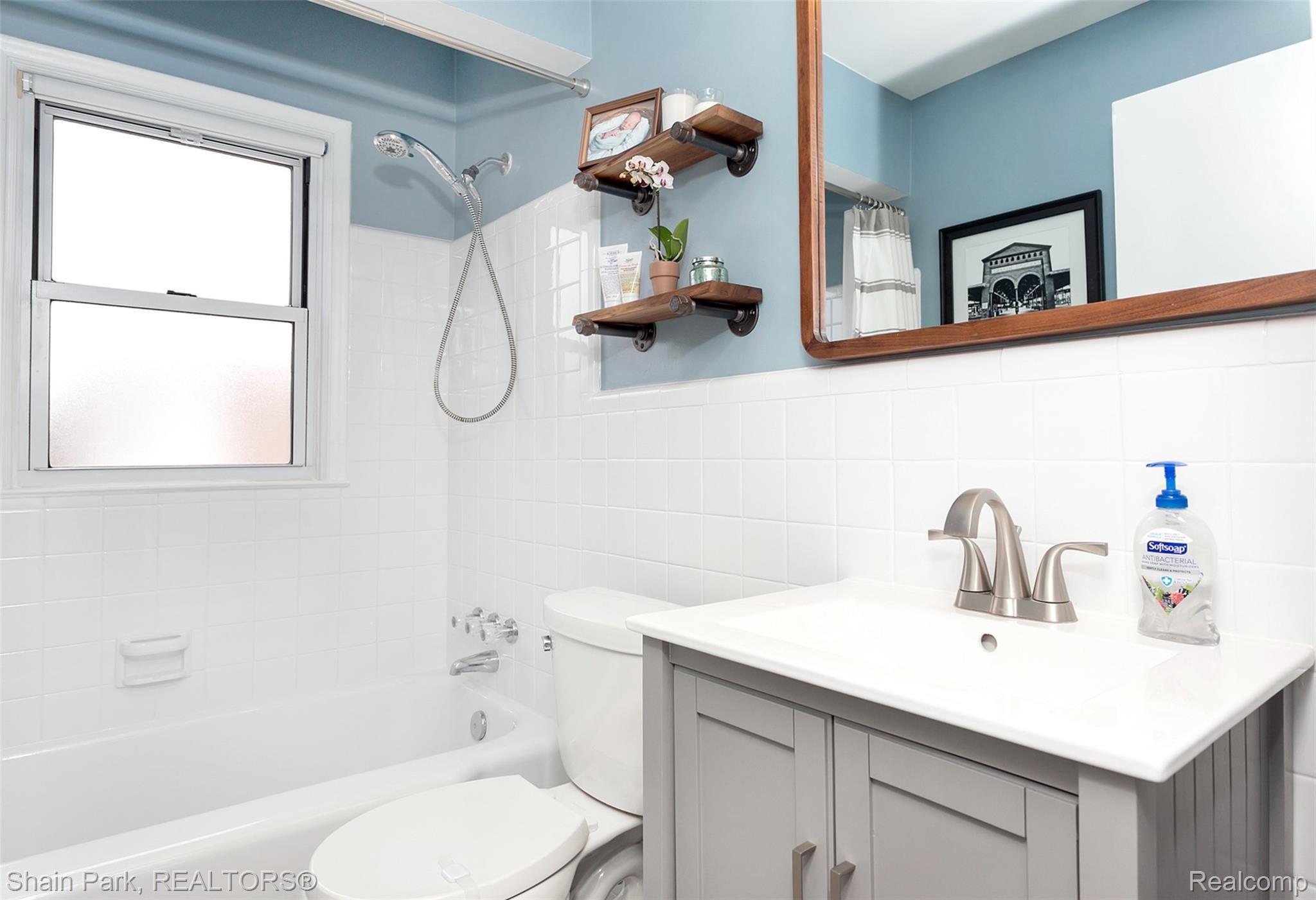 1220 West Eleven Mile Road Berkley, MI 48072 - Photo 16 of 35 Updated 1st Floor Main Bathroom