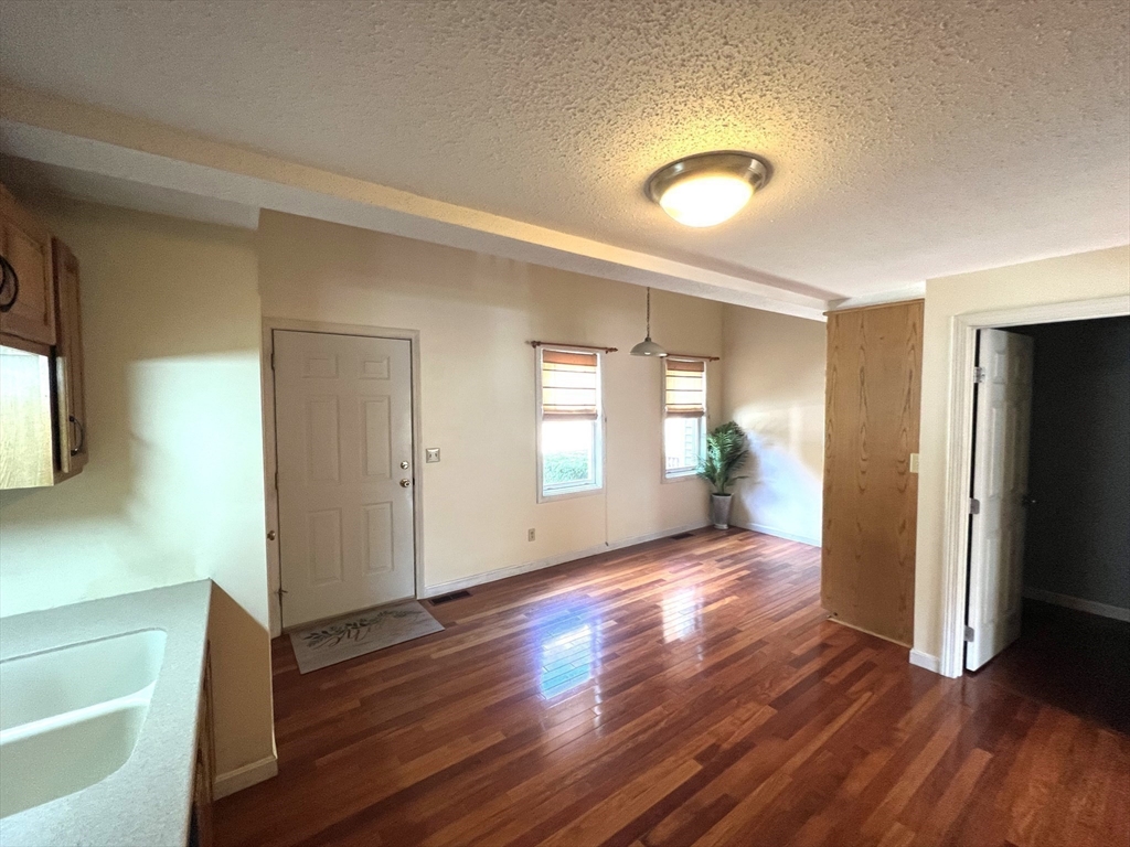 128 Newton Road, Unit 37 Plaistow, NH 03865 - Photo 7 of 21