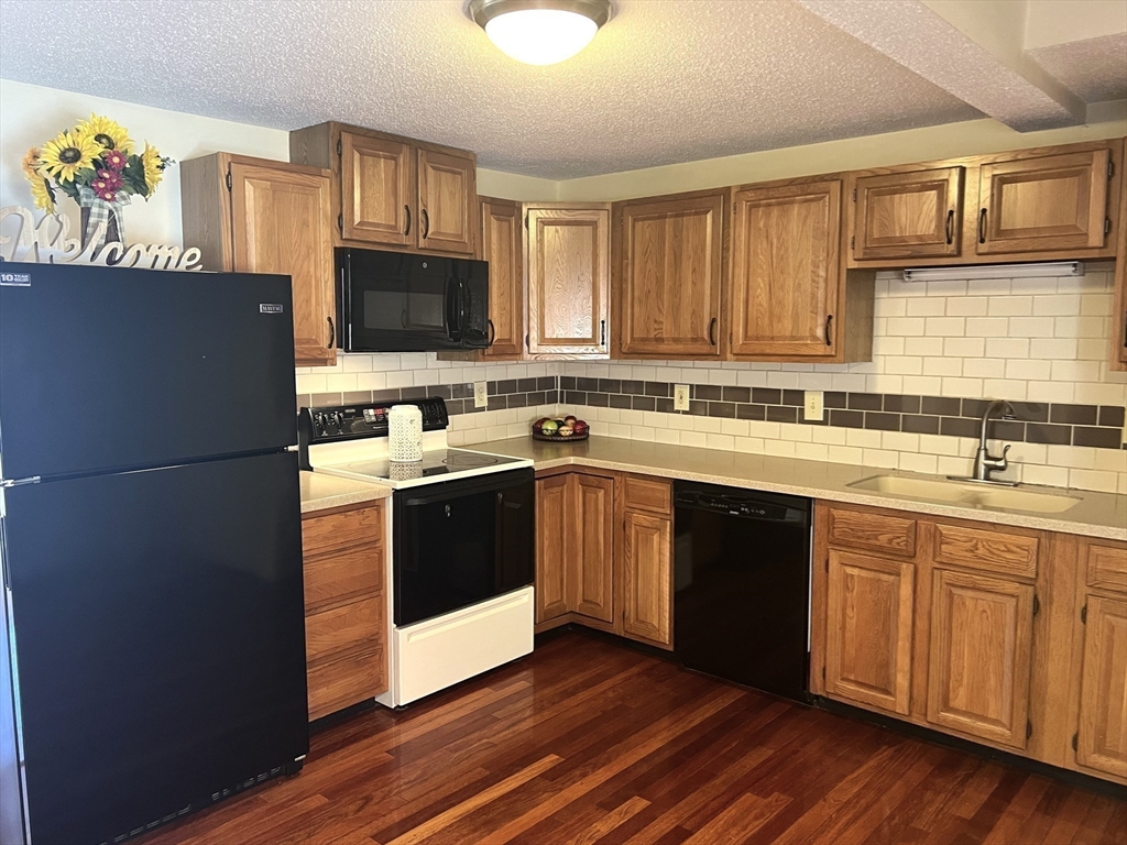 128 Newton Road, Unit 37 Plaistow, NH 03865 - Photo 9 of 21